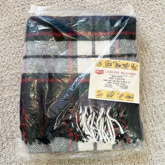 Troy Leisure Blanket Red Blue Green Plaid Fringed Stadium Throw Camping Vintage - Picture 1 of 3